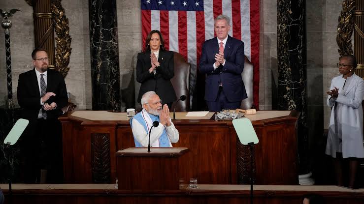 The Amazing Grace of the US Senate That Clapped When Modi Spoke in Sanskrit